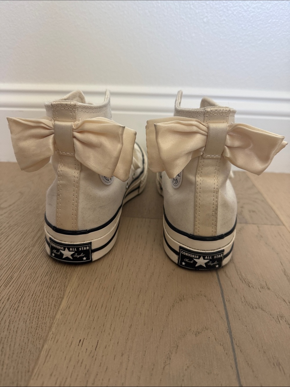 Converse - Satin Bow Platform High Tops - Wedding - Cream - Women's 8.5 - EUC - Picture 3 of 7